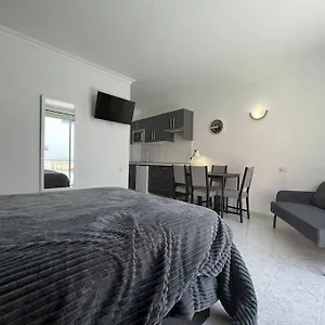 https://estudio-en-puerto-de-la-cruz.in-canary-islands.com